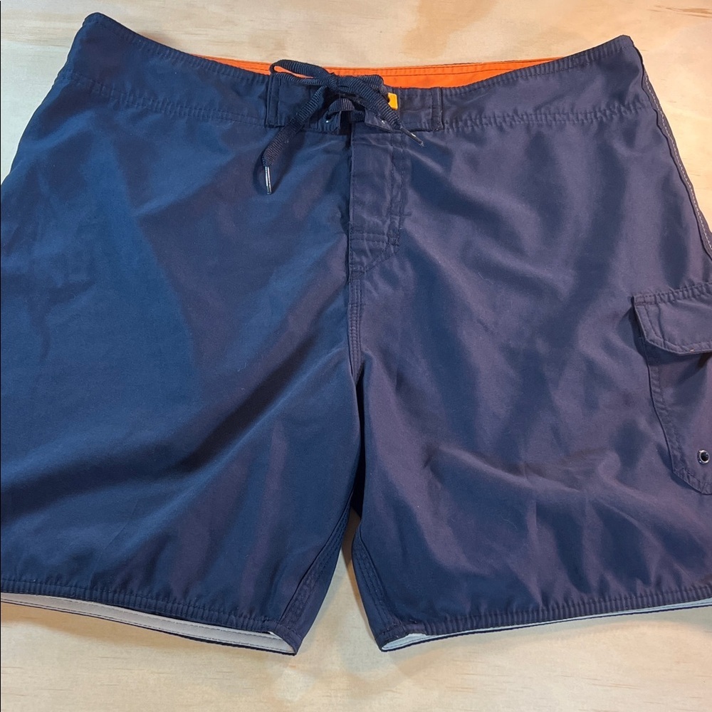 Men’s Quiksilver Dark Blue Board Shorts/Swim Trunks with Orange Accent Sz 38